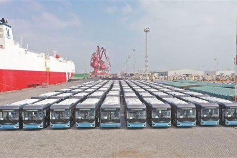 進(jìn)出口銀行廈門分行:與鷺同"興"成立十三年來，進(jìn)出口銀行廈門分行堅守主責(zé)主業(yè)，服務(wù)國家發(fā)展大局，截至目前，該行貸款規(guī)模從成立之初的不足百億元，增長至近350億元，累計發(fā)放貸款超3500億元。