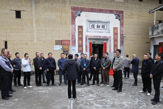 現(xiàn)場(chǎng)參觀學(xué)習(xí)