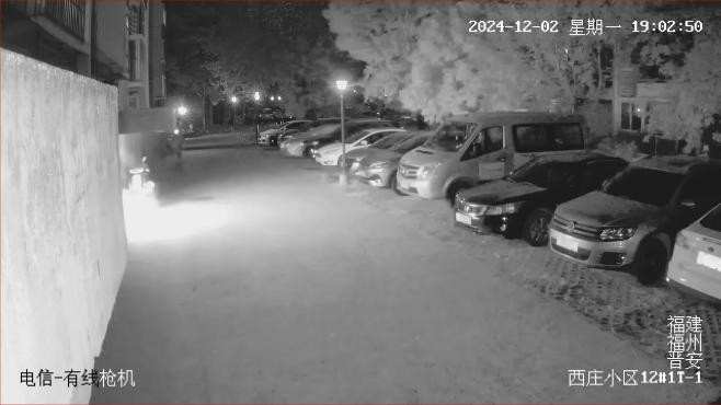 12號(hào)樓2梯門(mén)廳出現(xiàn)爆燃現(xiàn)象