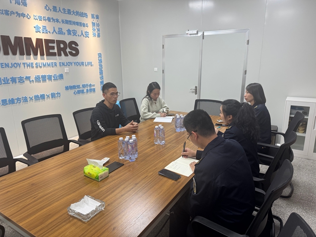 全面摸排企業(yè)。翔安區(qū)市場監(jiān)管局供圖