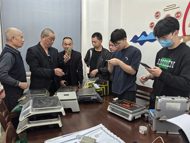 開展“計量惠民”服務活動。翔安區(qū)市場監(jiān)管局供圖