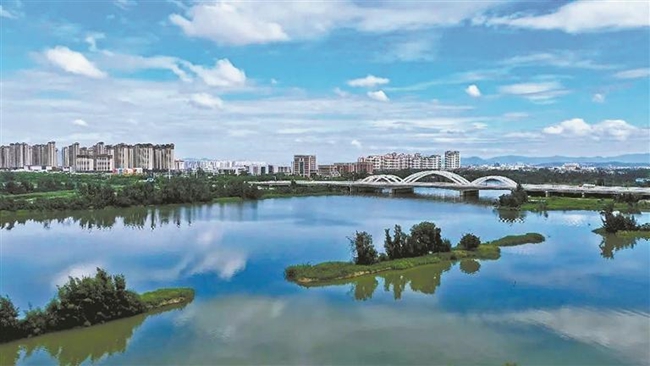 百崎湖是泉州最大的江海交匯湖泊，被譽(yù)為泉州“城市之眼”。