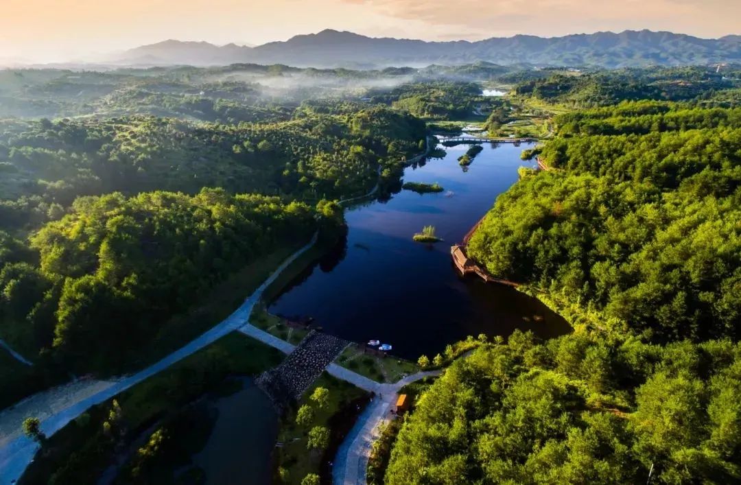 龍巖積極打造“山青、水凈、村美、民富”的生態(tài)清潔型小流域