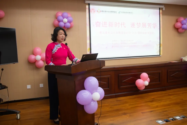 楊嘉紅在惠安女企聯(lián)活動(dòng)現(xiàn)場(chǎng)。鄧文祥攝