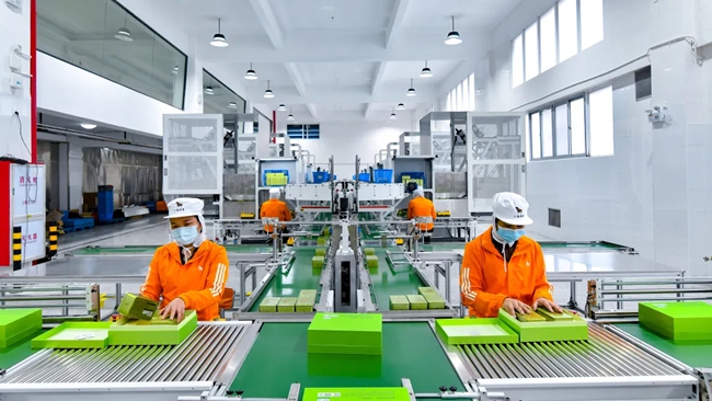 多年來，八馬茶業(yè)持續(xù)更新自動化、數(shù)字化、智能化精制生產(chǎn)線