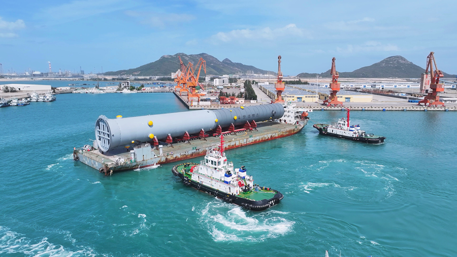 此前，中沙古雷乙烯項(xiàng)目EOEG洗滌塔運(yùn)抵古雷港。陳漢祥攝