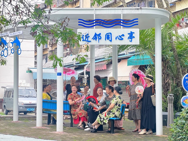 小區(qū)里的近鄰?fù)耐?/></a></span>
        <div>
          <h5><a href='/n2/2025/0523/c181466-41237450.html' target=