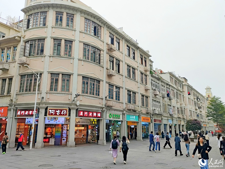 廈門中山路店招頗具特色（資料圖）。人民網(wǎng)記者 陳博攝