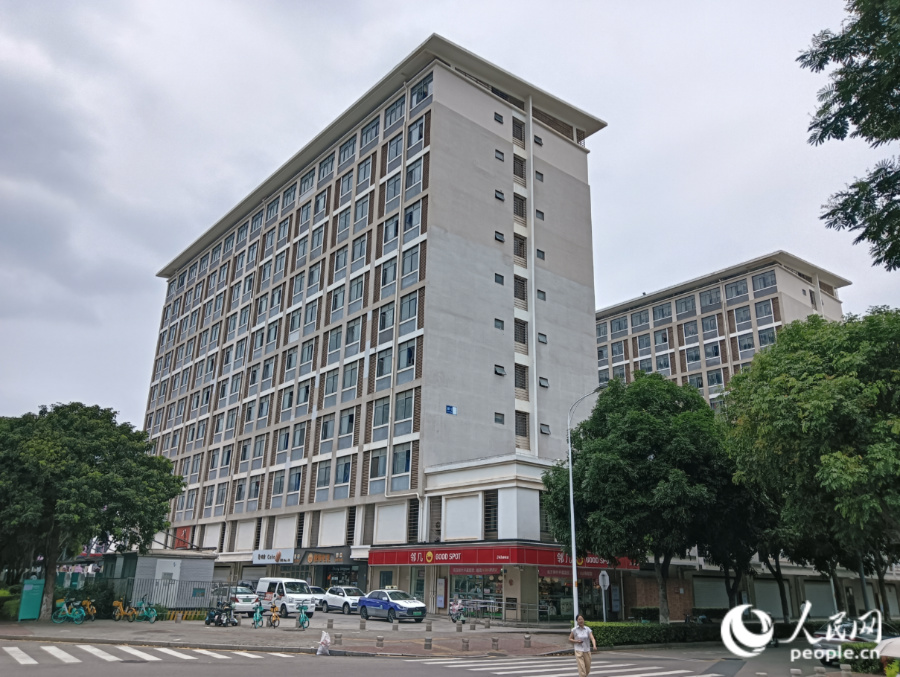 交通便利的圍里公寓。人民網(wǎng)記者 陳博攝