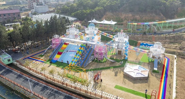 利用村里的森林資源規(guī)劃樂園，實(shí)現(xiàn)戶外游樂與田園森林結(jié)合