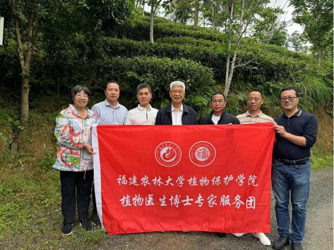謝聯(lián)輝院士帶領(lǐng)專家服務(wù)團(tuán)在省內(nèi)開展調(diào)研指導(dǎo)