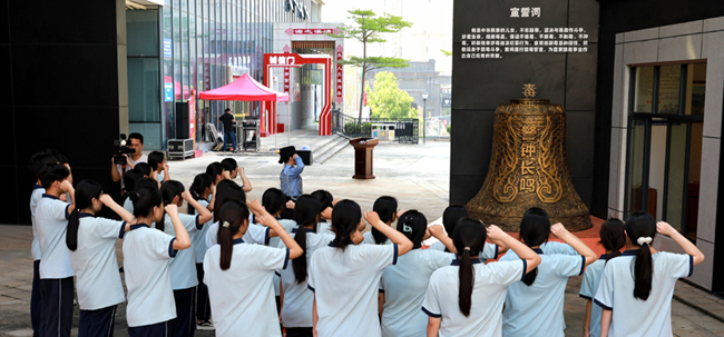 學(xué)生代表宣誓。安溪縣公安局供圖