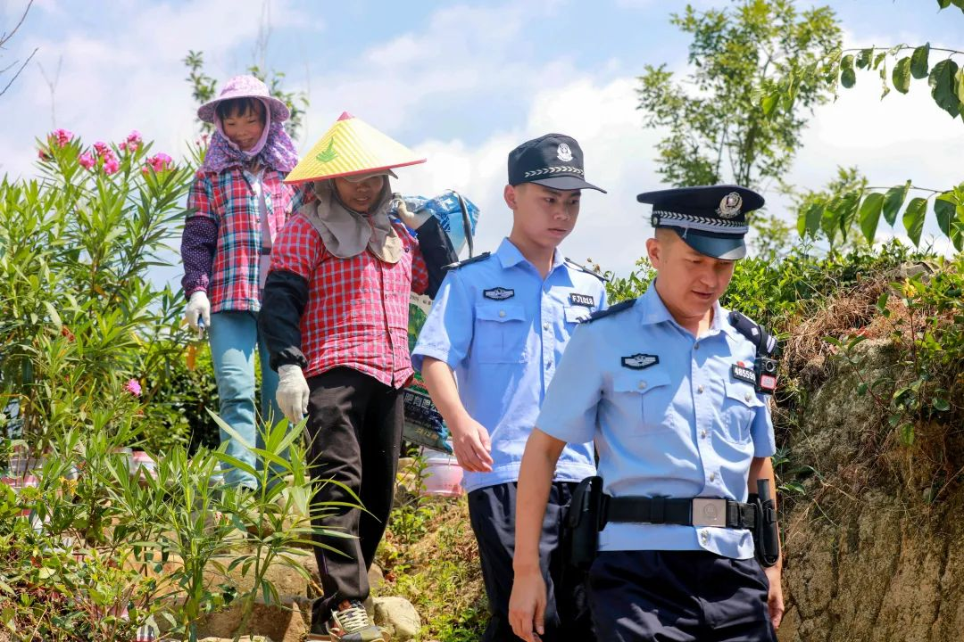 民警開展巡邏。安溪縣公安局供圖