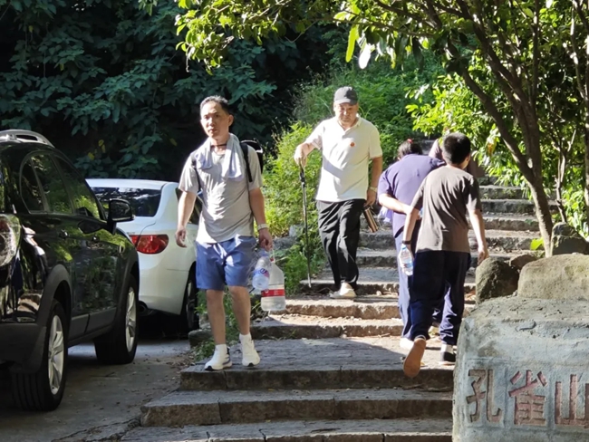 修繕后的狀元嶺成為市民登山健身、文化體驗(yàn)的好去處