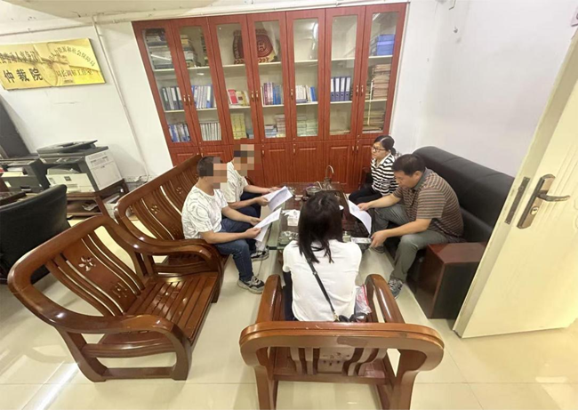 調(diào)解現(xiàn)場(chǎng)