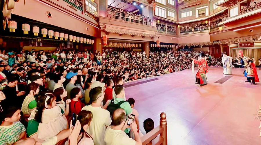 “嶼見閩南·時光幻境”主題中的精彩演出。湖里區(qū)文旅局供圖