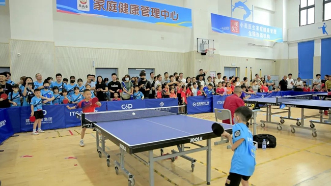 兩岸文化交流氛圍持續(xù)濃厚，圖為第二屆“翔金杯”海峽兩岸（廈門）青少年乒乓球交流賽 主辦方供圖