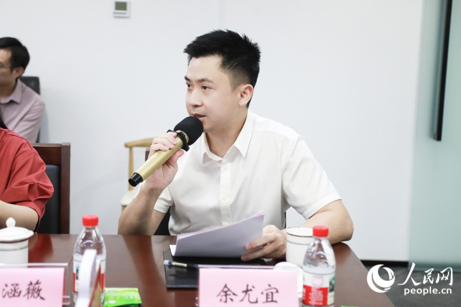 人民網(wǎng)福建分公司總經(jīng)理余尤宜。