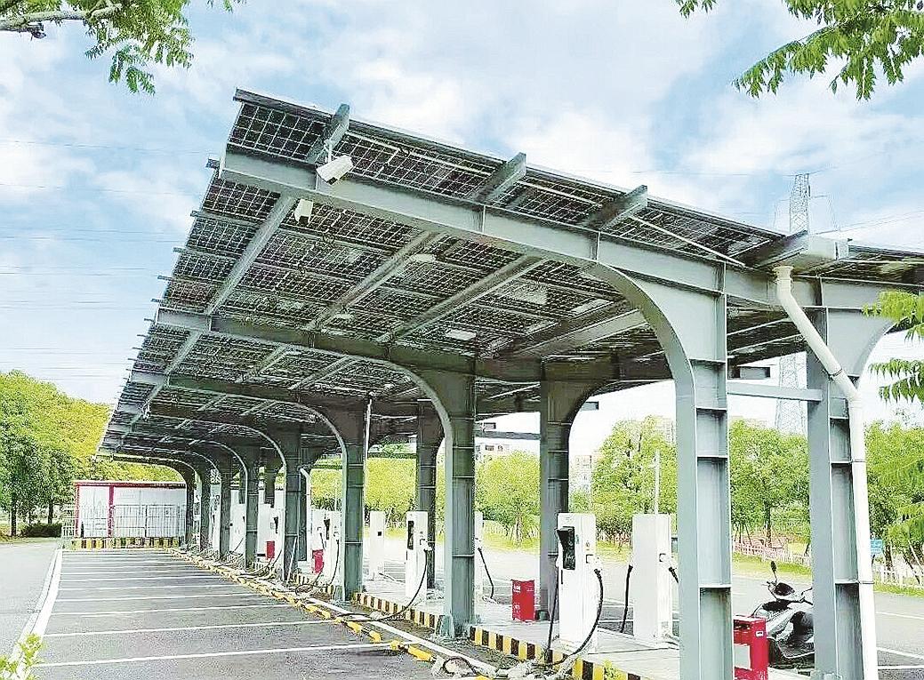 南湖公園光儲充檢放一體化充電站投入運營