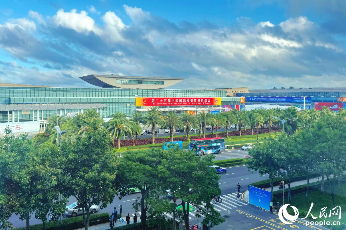 第七屆“絲路海運”國際合作論壇與第二十五屆中國國際投資貿易洽談會同期在廈門開幕。人民網 李唯一攝