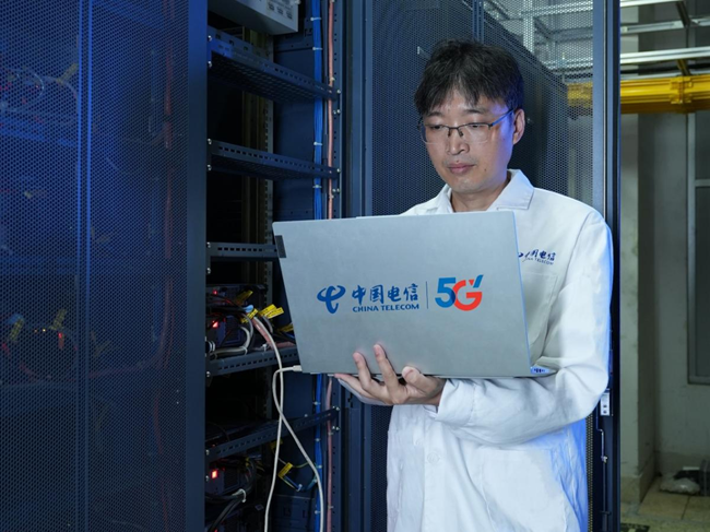 林實踐在機(jī)房開展日常云網(wǎng)運(yùn)維