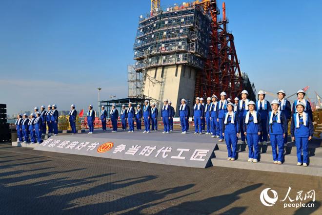 大合唱《自豪的建設(shè)者》。人民網(wǎng)記者 陳博攝