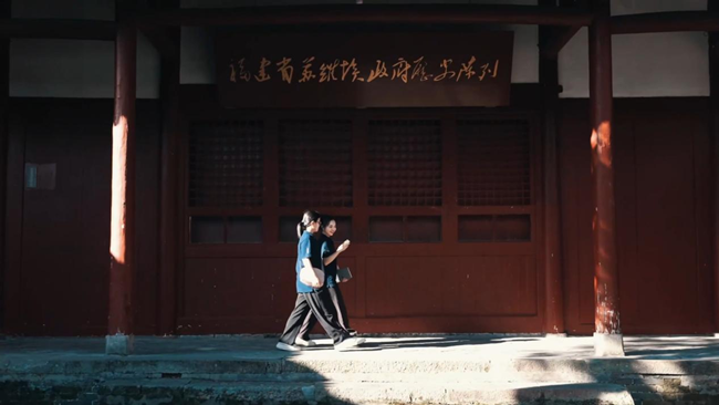 助力修繕紅色場(chǎng)館