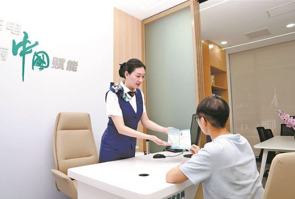 廈門供電公司深化“高效辦成一件事”服務(wù)。