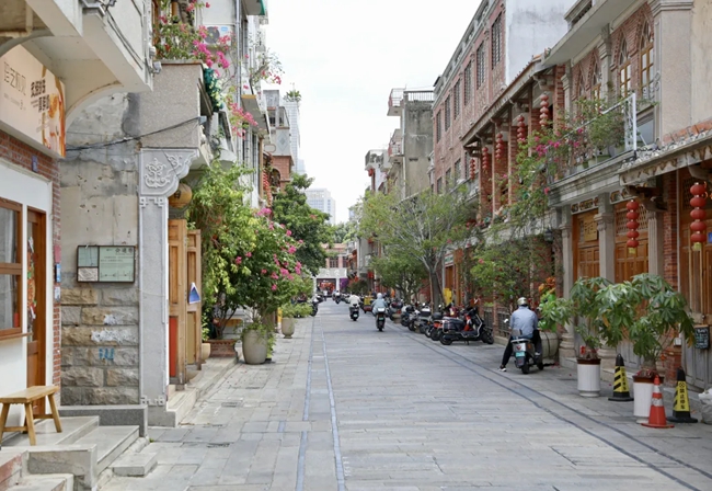 打掃潔凈的古城片區(qū)