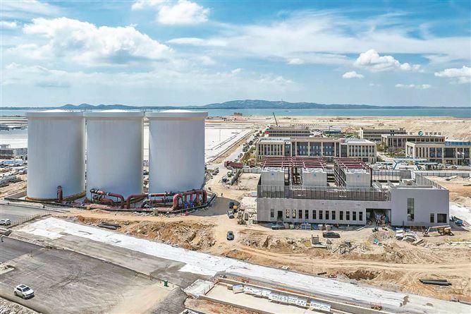 廈門翔安國際機(jī)場(chǎng)水蓄冷綜合能源站已開機(jī)制冷。兆翔綜能供圖