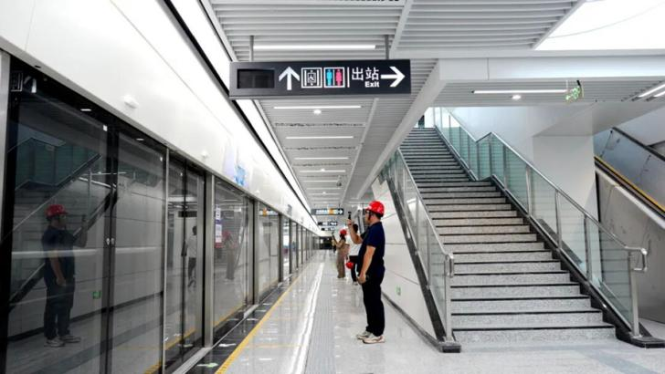 列車上線調(diào)試現(xiàn)場。漳州臺商區(qū)融媒體中心供圖