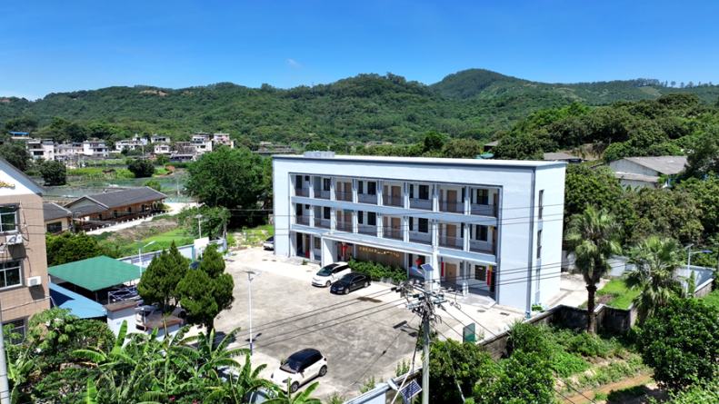 由村小學改造而成的汐浦村淡水養(yǎng)殖綜合服務中心。龍文區(qū)融媒體中心供圖