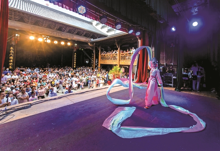 國家級非遺壽寧北路戲成為文旅融合的文化紐帶，在傳承非遺文化的同時，也為當?shù)芈糜卧鎏砹巳宋奈Α?></p>
<p style=