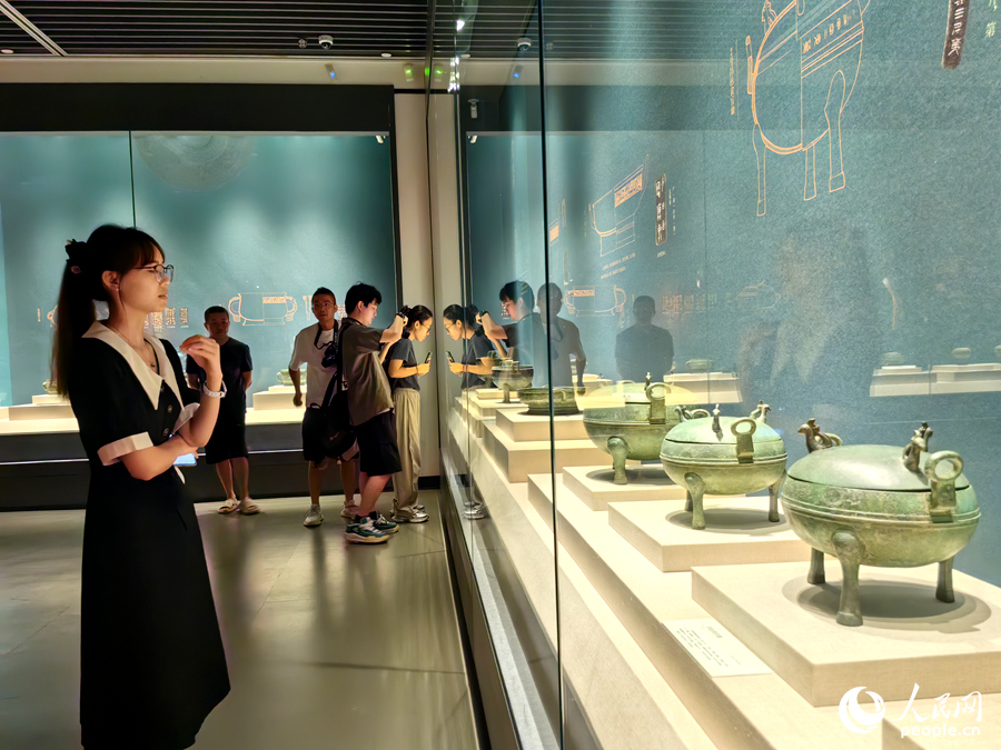 此次展覽共展出85件海外回歸珍貴文物。人民網(wǎng) 蘇海森攝