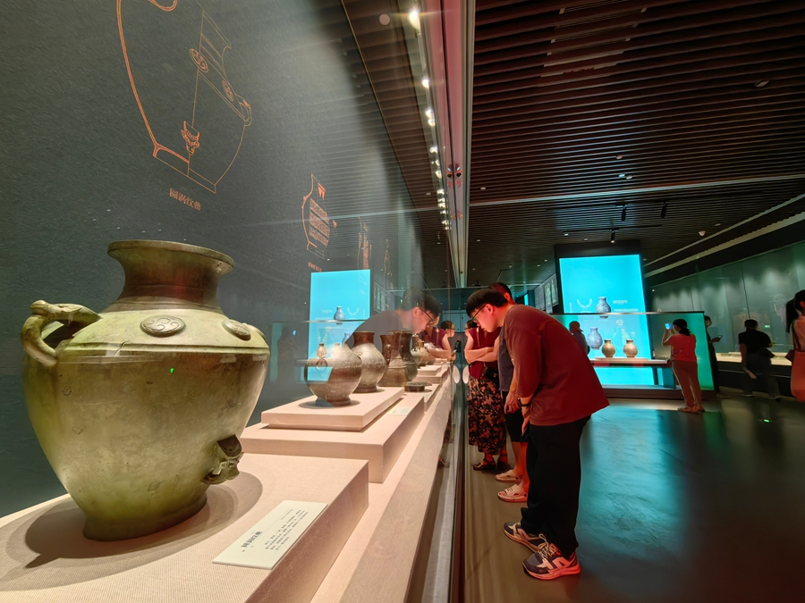 此次展覽展出圓明園獸首、商周時(shí)期青銅器、北朝時(shí)期石刻佛像等海外回流珍貴文物。人民網(wǎng) 蘇海森攝