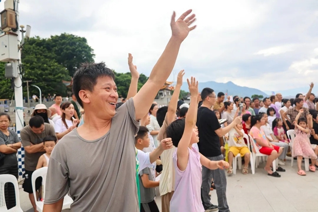 現(xiàn)場(chǎng)觀眾積極參與問(wèn)答