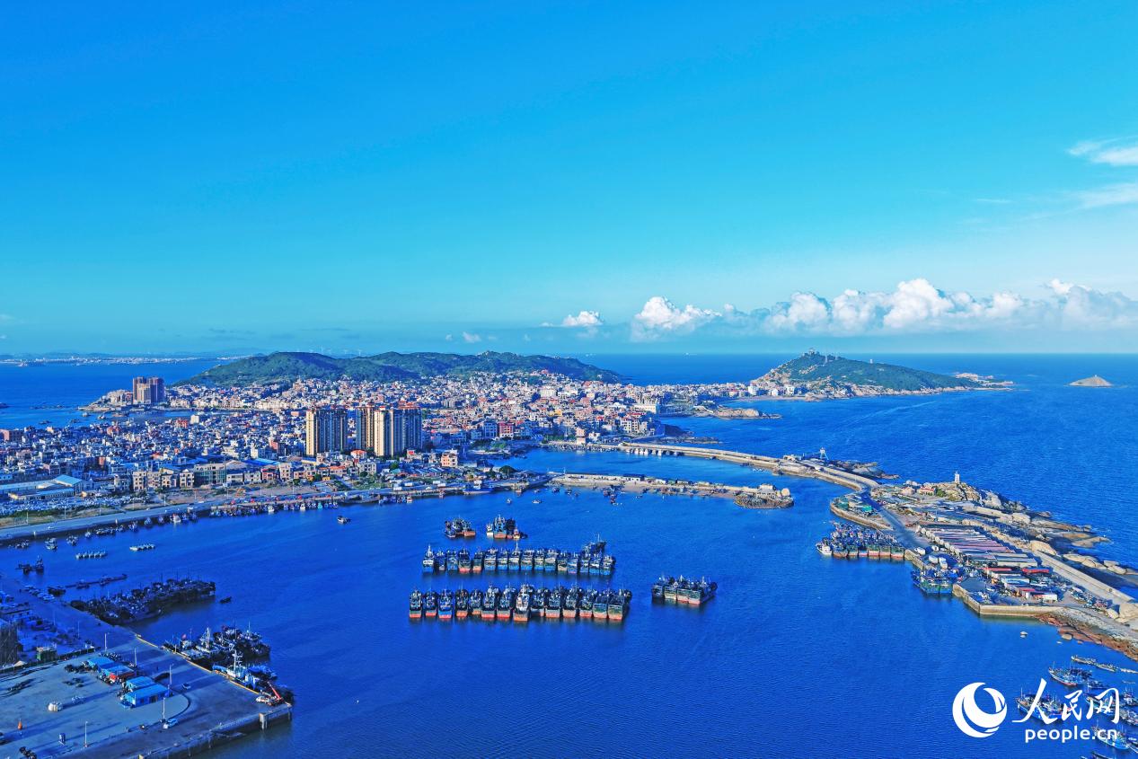 崇武國(guó)家級(jí)中心漁港航拍圖。人民網(wǎng) 李唯一攝