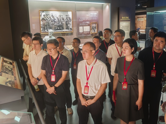 現(xiàn)場(chǎng)參觀學(xué)習(xí)