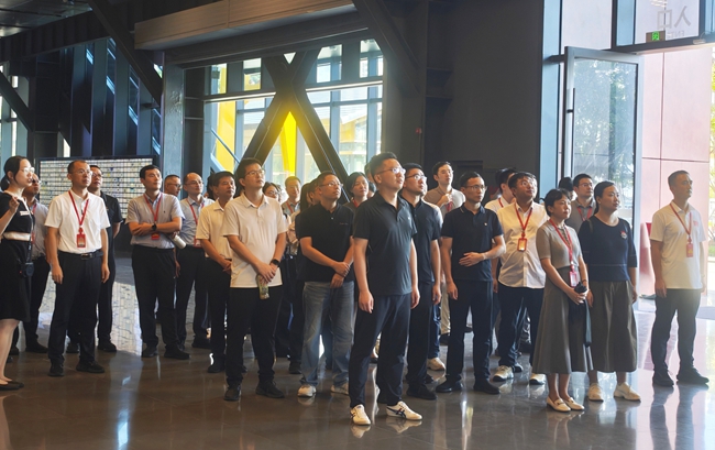 現(xiàn)場(chǎng)參觀學(xué)習(xí)