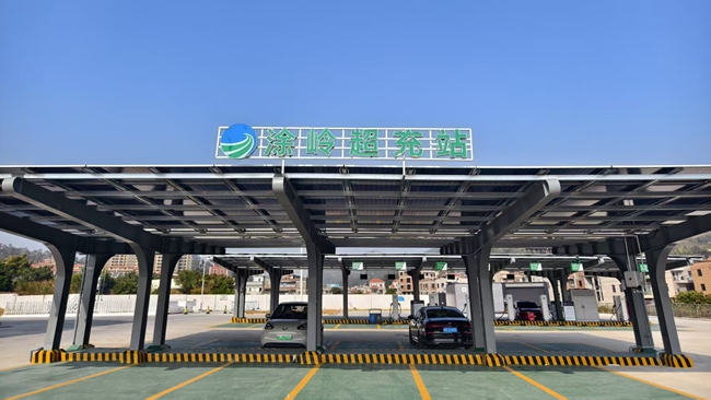 光充一體站提升充電效率。福建高速能源公司供圖