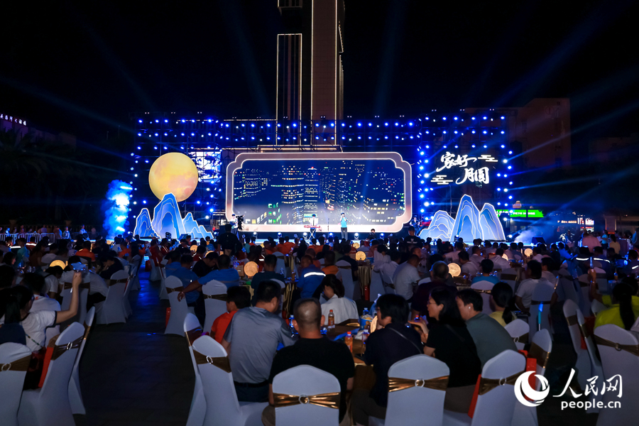 樂(lè)隊(duì)演奏。人民網(wǎng)記者 陳博攝