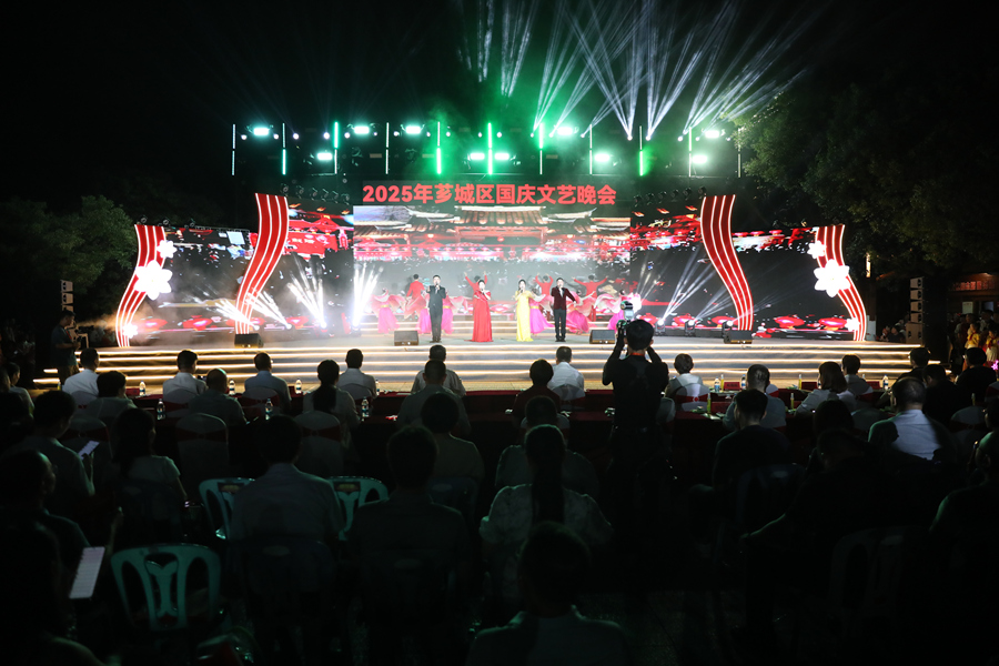 晚會(huì)現(xiàn)場(chǎng)。鄭文典攝