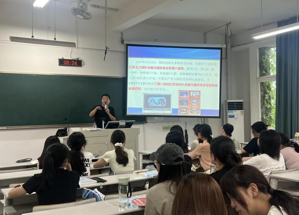 思政課教師課堂授課