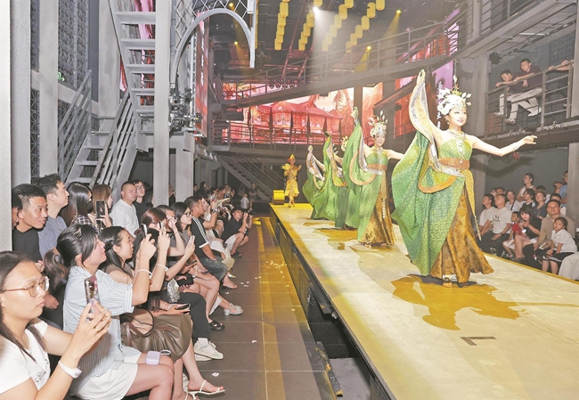 《偶遇世界·因為刺桐》首演禮現(xiàn)場 （張九強 攝）