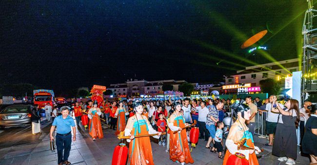 豐富多彩的活動。