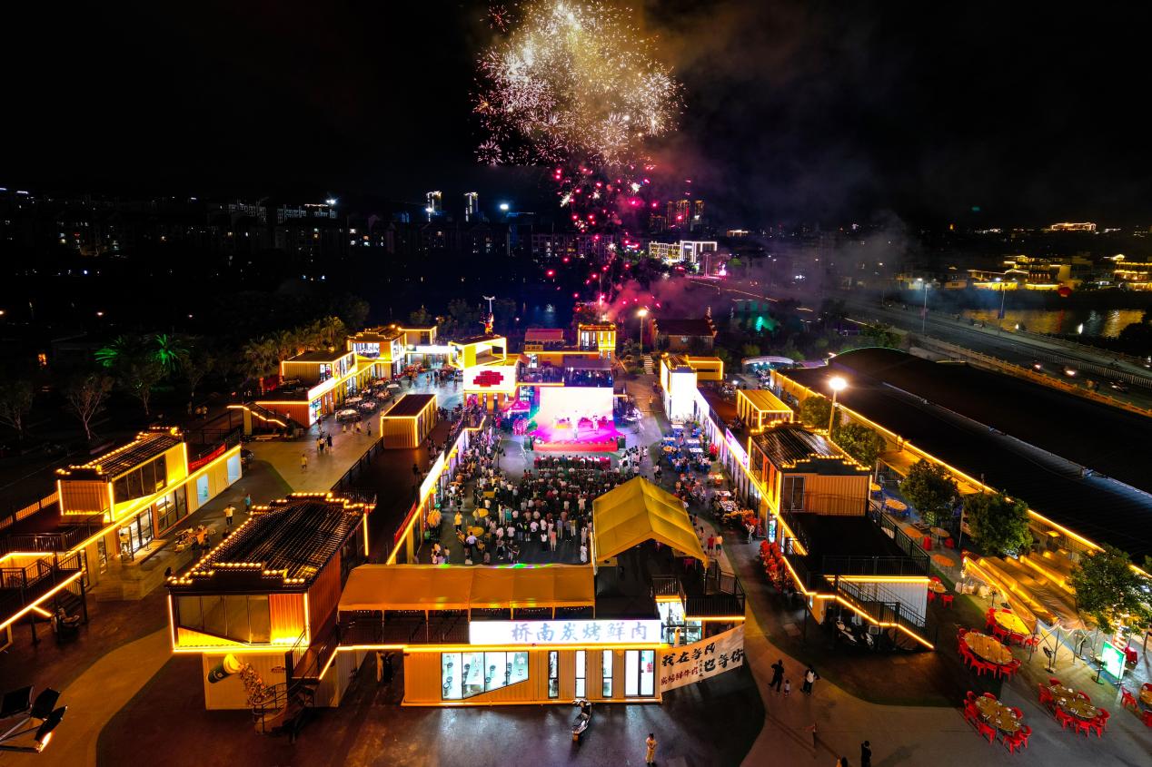長汀縣梅林夜市航拍夜景。中建海峽供圖