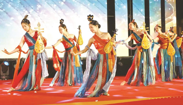 “壽鄉(xiāng)泉港·有鹽相遇”國(guó)慶休閑匯啟幕現(xiàn)場(chǎng)。