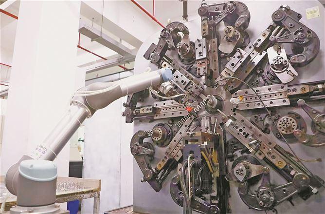 　火炬高新區(qū)梯度培育優(yōu)質(zhì)中小企業(yè)。圖為國家級專精特新“小巨人”企業(yè)立洲精密的彈簧生產(chǎn)車間（資料圖）。