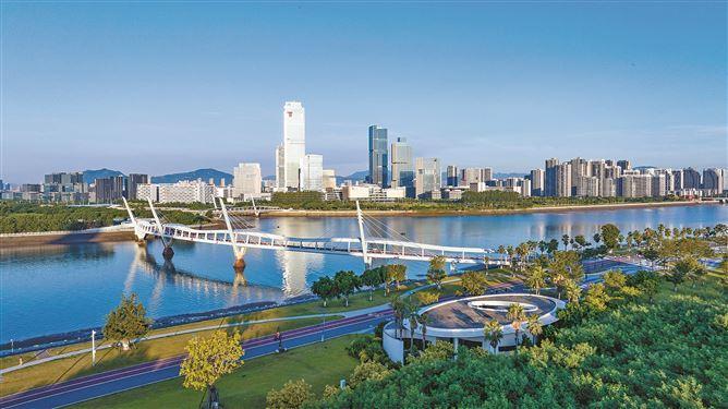 同安濱海新城大力發(fā)展科技服務、信息服務、科技研發(fā)、未來產(chǎn)業(yè)等產(chǎn)業(yè)鏈群。圖為日新月異的同安濱海新城。