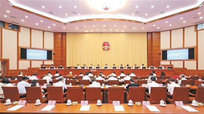 2024年10月24日，市十六屆人大常委會(huì)第二十四次會(huì)議傳達(dá)習(xí)近平總書記在福建、廈門考察時(shí)的重要講話精神。肖攀攝